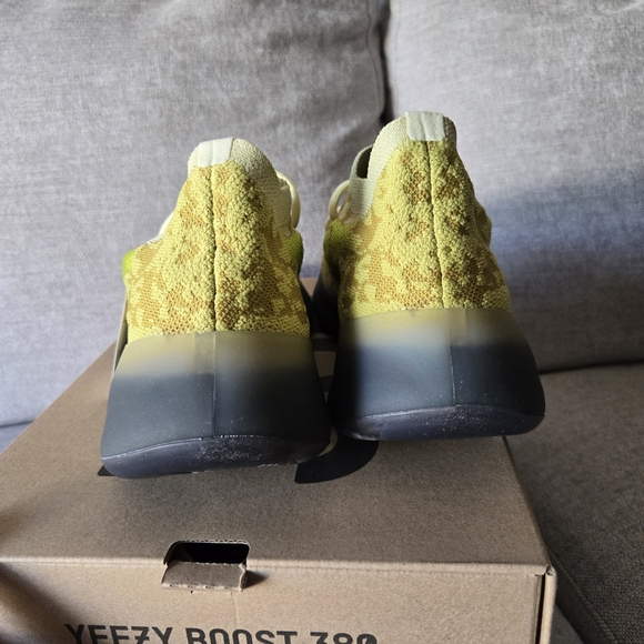 Adidas Yeezy Boost 380 Men Size 9 Hylte Green Grey New 042025 - Picture 6 of 9